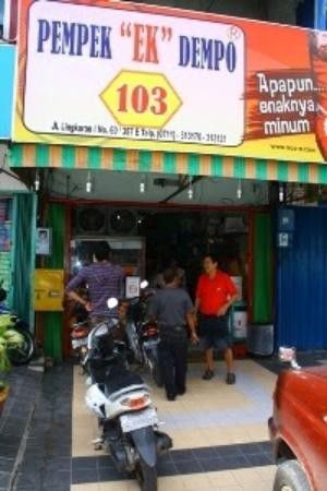 2. Pempek EK Dempo 103