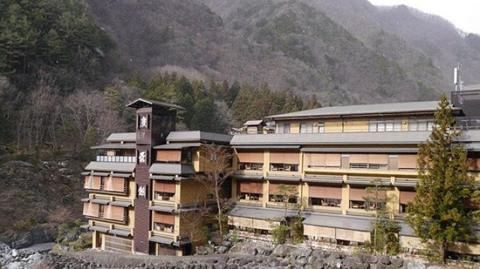 Nisiyama Onsen Perusahaan tertua di dunia