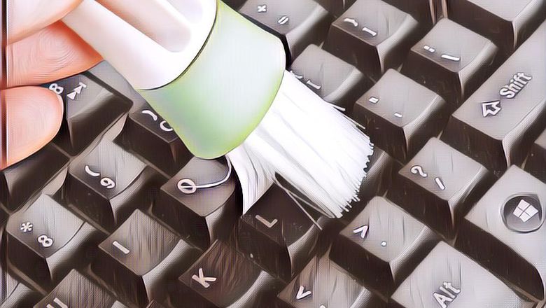 Berikut Tips Membersihkan Keyboard Laptop dengan Aman, Bisa Dilakukan Sendiri!