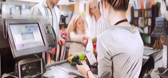 Cuma Perkara Uang 100 Perak, Karyawan Minimarket Ini Berujung Disemprot Pelanggan