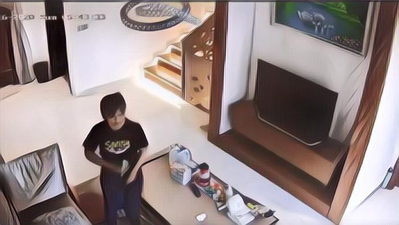 Tertangkap CCTV, Video ART Masukan Masker ke Celana Dalam Bikin Heboh di Medsos