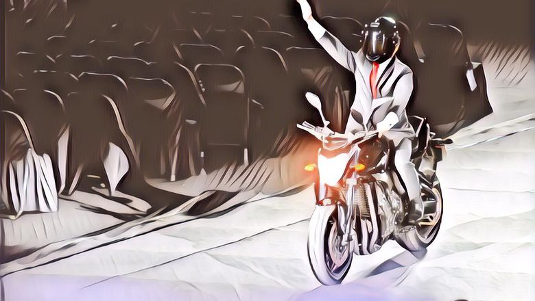 Tips Merawat Helm Biar Gak Bau Apek Pas Musim Hujan Begini