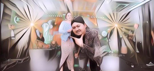 Makna Dan Lirik Lagu Gelombang Asmoro - Denny Caknan Feat. Niken Salindry Yang Trending Di YouTube