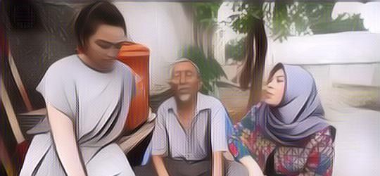 Potret Kesedihan Mpok Alpa, Terpukul Meratapi Jenazah Sang Ayah