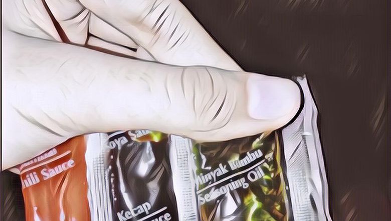 Jurus Rahasia Mengeluarkan Bumbu Minyak Mi Instan Sampai Habis dari Sachetnya, Begini Triknya~