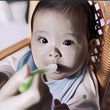 Bikin Kesal, Seorang Ibu Beri Makan Bubur ke Bayinya yang Baru Lahir 10 Hari