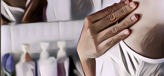 Viral Cerahkan Ketiak dengan Irisan Lemon, Dokter Jelaskan Resikonya