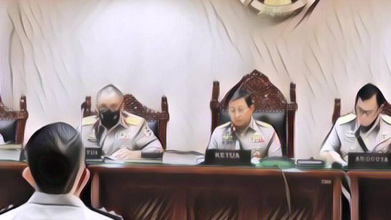 Seorang Saksi Tampak Menangis Saat di Persidangan Kode Etik Ferdy Sambo, Siapakah Dia?