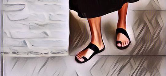 Kamu Harus Punya 5 Jenis Sandal Wanita Kekinian yang Nyaman dan Stylish Ini