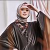 Baju Hitam Cocok dengan Jilbab Warna Apa? Ini Rekomendasinya