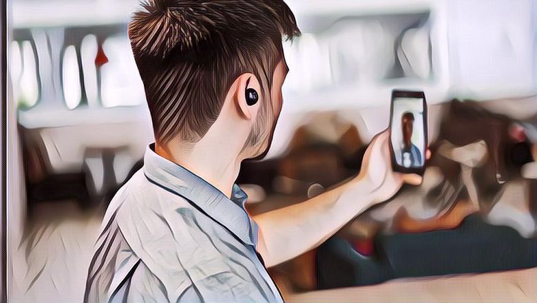 Gak Ada Takut-takutnya! Lelaki Inggris Bikin 'Selfie Terbaik' Sepanjang Masa Bareng Pembajak Pesawat