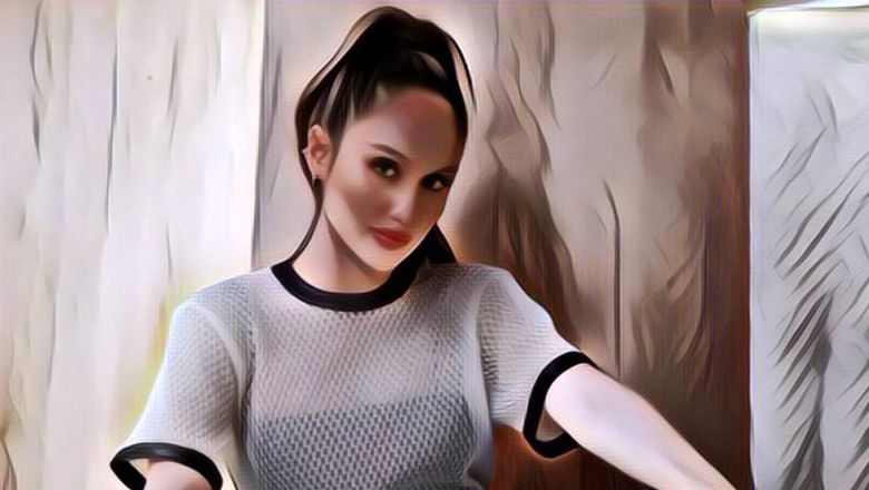 Gak Suka Beli Barang Mahal, Cinta Laura Akui Sering Stres Saat Belanja