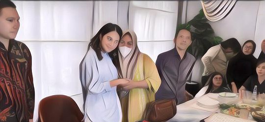 Azizah Salsha Lakukan Konferensi Pers Atas Kasus Perselingkuhannya: Rumah Tangga Saya Tidak Terganggu