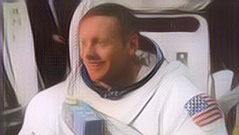 Kisah Astronot Neil Armstrong Disebut Gila Karena Akui Dengar Suara Azan di Bulan, Bernarkah?