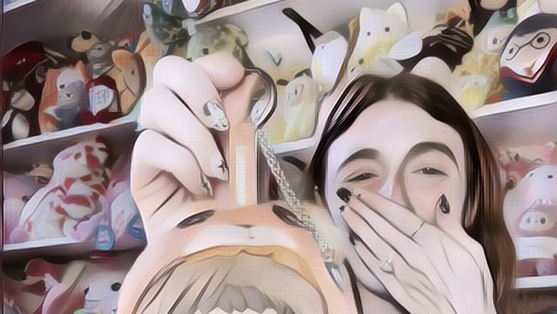 Gila! Wanita Ini Rela Rogoh Kocek Hingga Rp 80 Juta Demi Koleksi Boneka Labubu