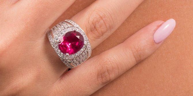 Kesaktian Merah Delima yang melegenda