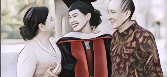 Umumkan Lulus dari Stanford University, Kebaya Merah Maudy Ayunda Mencuri Perhatian