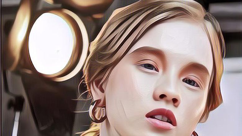 Yuk, Intip Pesona Anindhita Asmarani, Seleb TikTok Albino Yang Sering Dikira Bule!