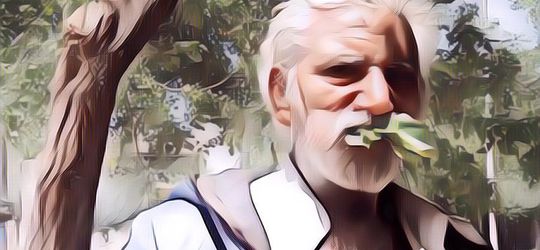 Kebiasaan Unik Lelaki Asal Pakistan, Makan Daun Mentah sama Kayu Doang