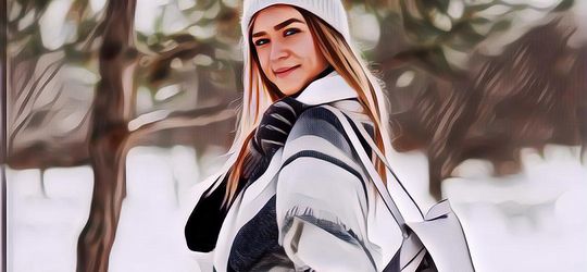 3 Kelebihan yang Dimiliki Wanita Cengeng, Doski Bakal Jadi Pacar yang Sangat Perhatian Lho