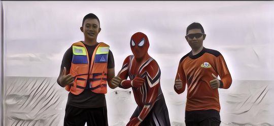 Spiderman Indonesia Beralih Provesi Jadi Pemulung, Apakah Dia Bangkrut?