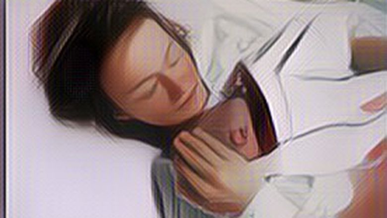 Viral Seorang Wanita Sibuk Dandan Menor Sebelum Melahirkan