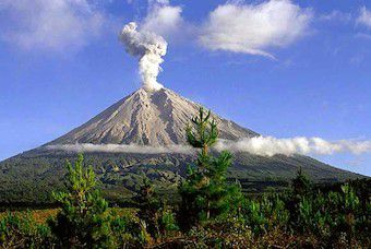 3. Gunung Semeru