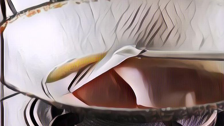 Syok Lihat Minyak Hitam Pedagang Ayam Goreng, Pria Ini Langsung Lakukan Hal Ini