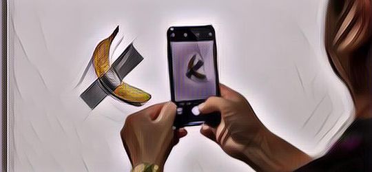 Bikin Heboh! Mahasiswa Ini Santai Makan Pisang Senilai Rp1,7 M Yang Dipajang Di Museum, Gini Nasibnya