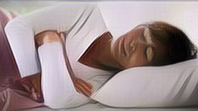 Begini Posisi Tidur yang Bisa Mencegah Asam Lambung, Hindari Tidur Telentang Ya!