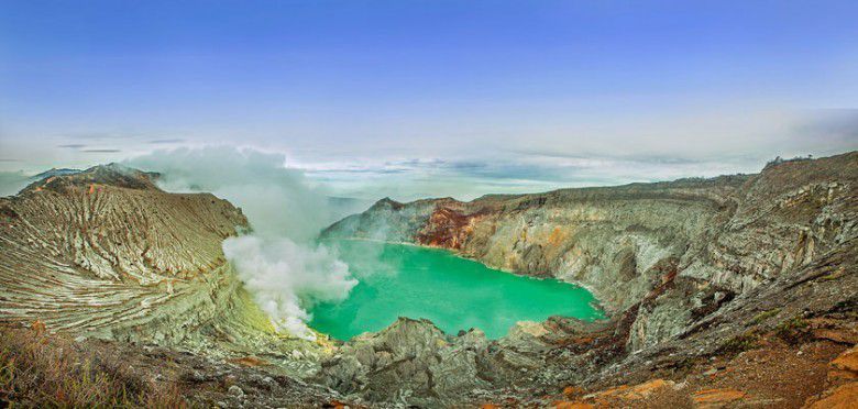 3. Kaldera Kawah Ijen merupakan yang paling luas