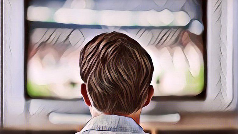 Berapa Sih Jarak Ideal untuk Nonton TV?