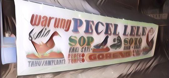 Terjawab Sudah! Kenapa Spanduk Pecel Lele di Seluruh Indonesia Modelnya Selalu Sama