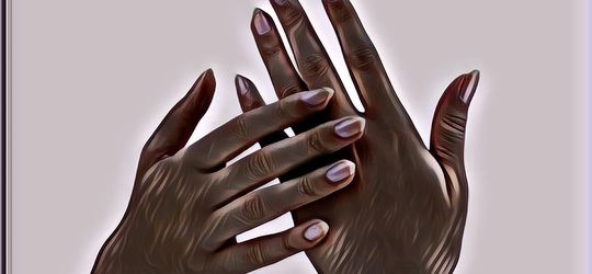 4 Cara Memutihkan Kulit Tangan dengan Bahan Alami, Bye Bye Kulit Gelap