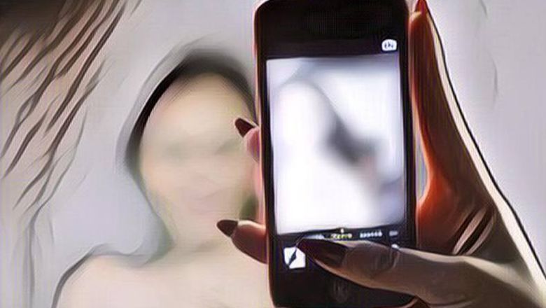 Tertangkap Basah! ASN Wanita Ini Ketahuan Lakukan Video Call Mesum di Kantor