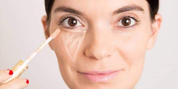 1. Menggunakan Concealer