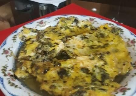 Telur dadar dan daun Hia